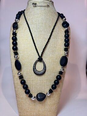 Lia Sophia /Black Lucite Gunmetal Night Light Gray Aurora Borealis boho necklace